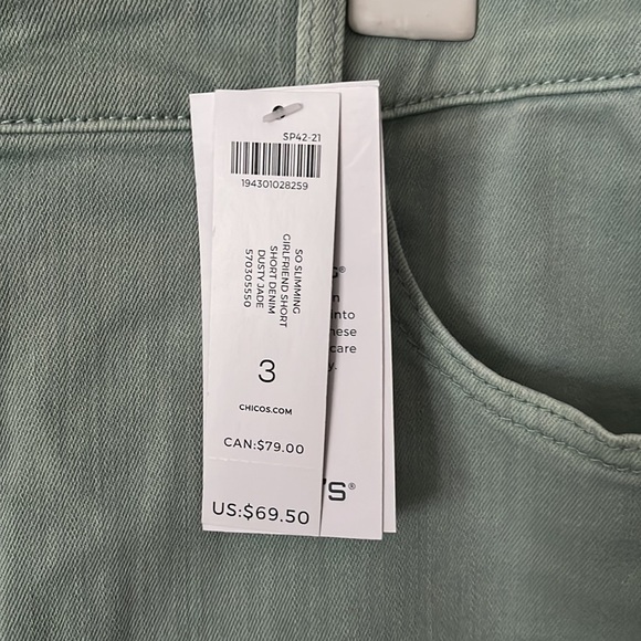 Chicos, stretch, mint green size 3 shorts - Picture 2 of 4